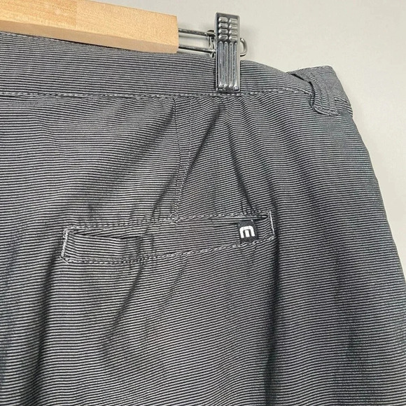 Travis Mathew Shorts Mens Size 38 Chino Flat Front Grey Striped Golf Casual - Picture 4 of 16